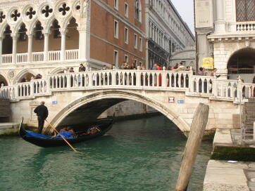 �h�D�J�[���{�a�̓����͐��E��Ƒ傫���Ⴄ���ɂȂ��Ă��܂��B